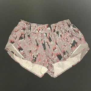 lululemon Hotty Hot 2.5”